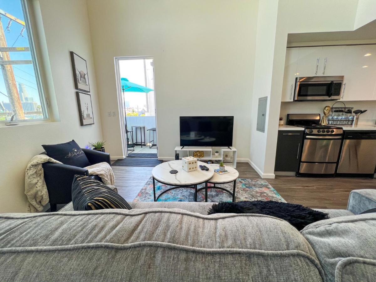 Downtown Angeles Skyline Balcony View Modern Penthouse Apartahotel *